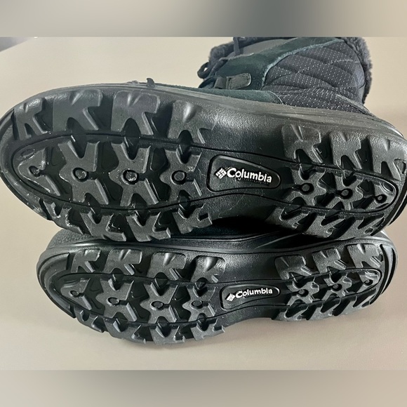 Columbia Black Boots - Picture 6 of 8